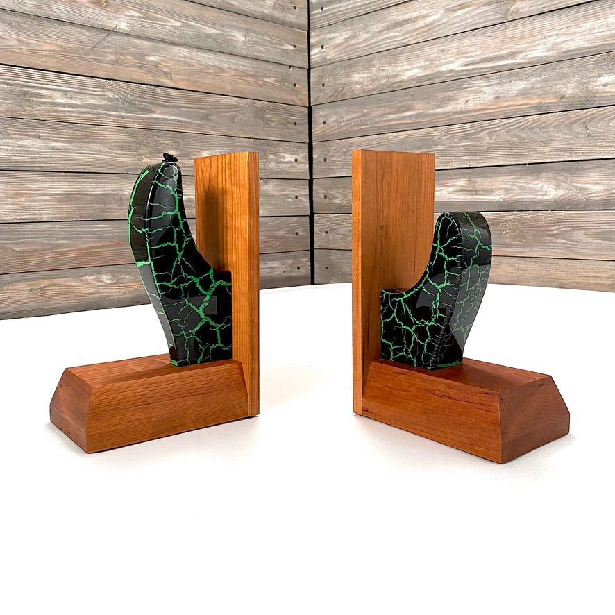 Green Crackle Electric Guitar Book Ends (02)