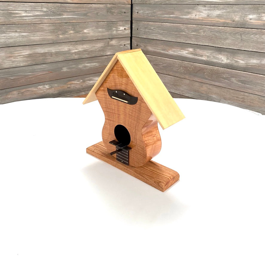 Hand-Made Ukulele Birdhouse (01)